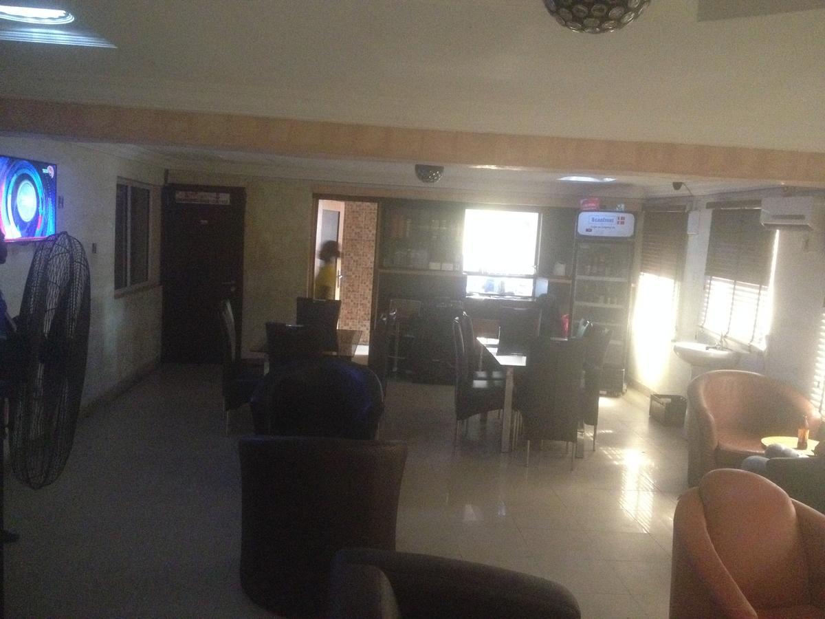 Glasshouse Hotel And Suites Egba المظهر الخارجي الصورة