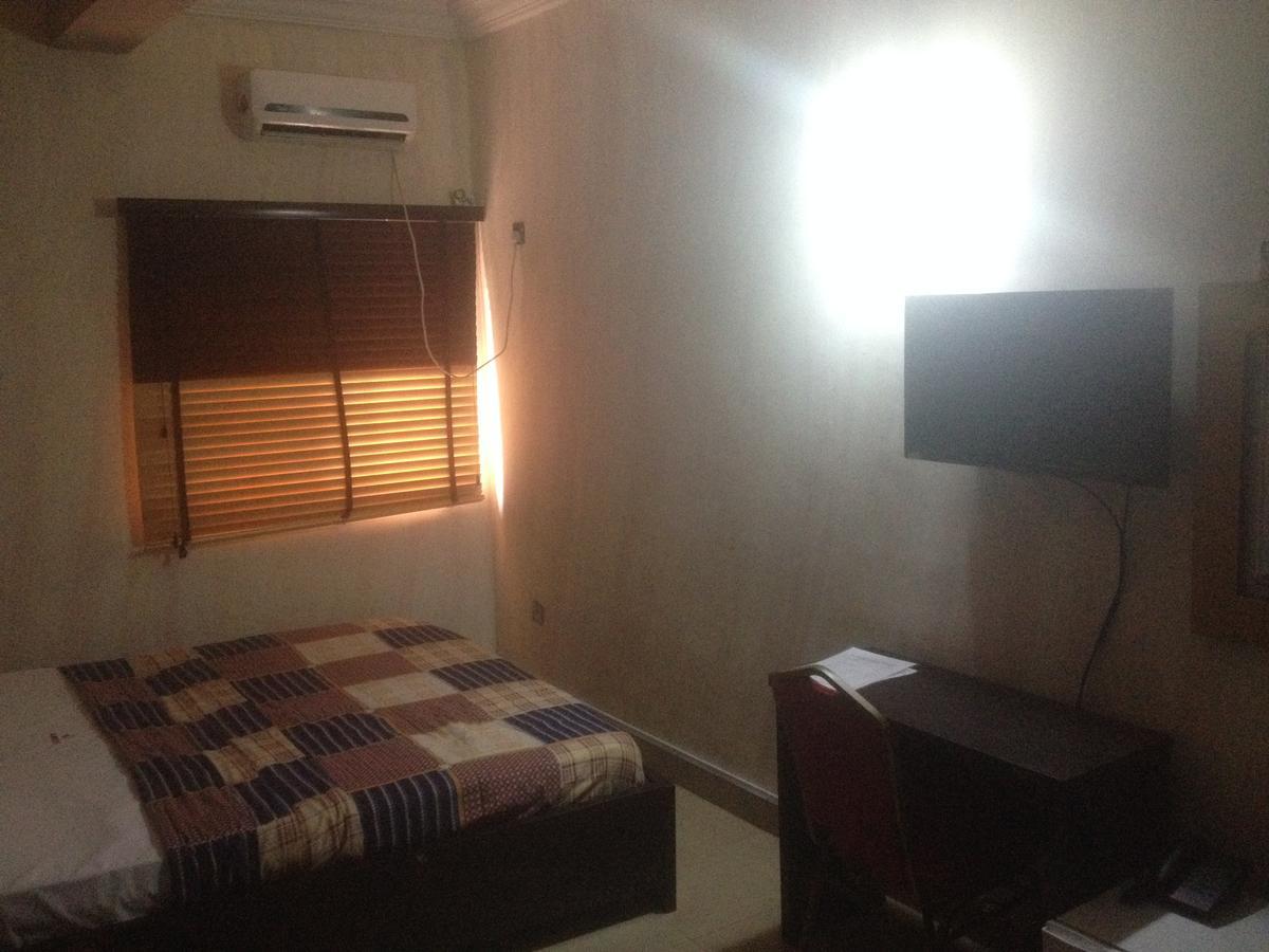 Glasshouse Hotel And Suites Egba المظهر الخارجي الصورة