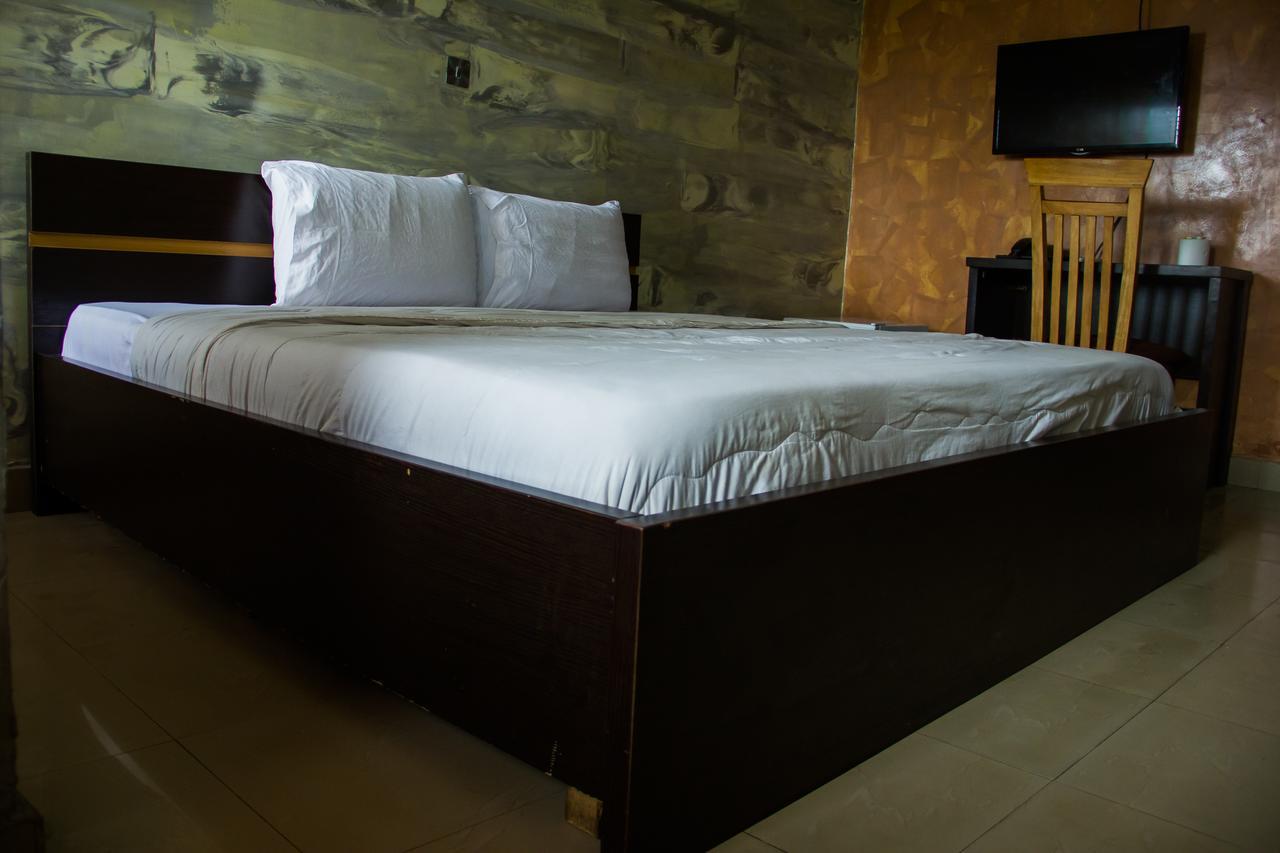 Glasshouse Hotel And Suites Egba المظهر الخارجي الصورة