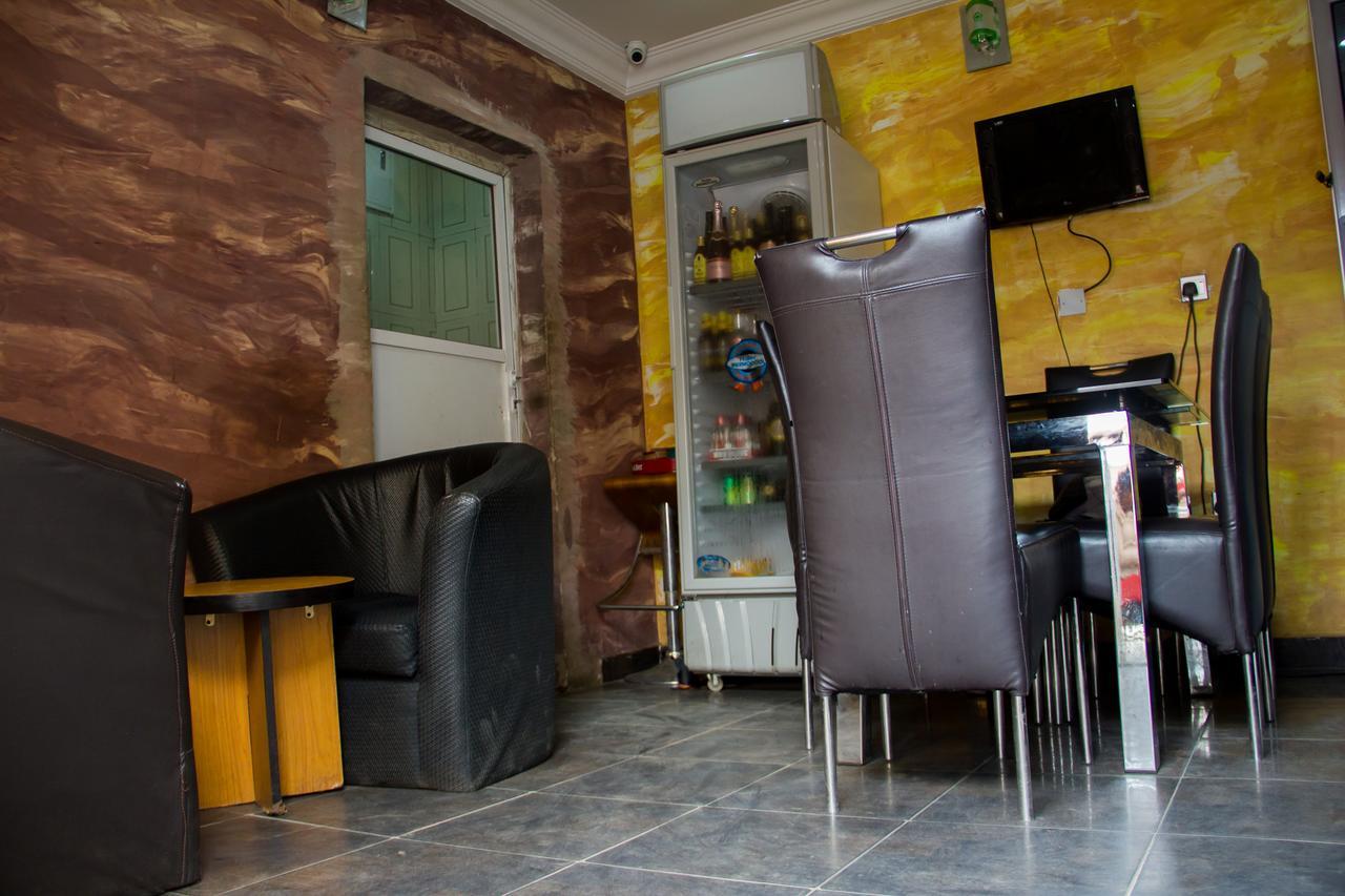 Glasshouse Hotel And Suites Egba المظهر الخارجي الصورة