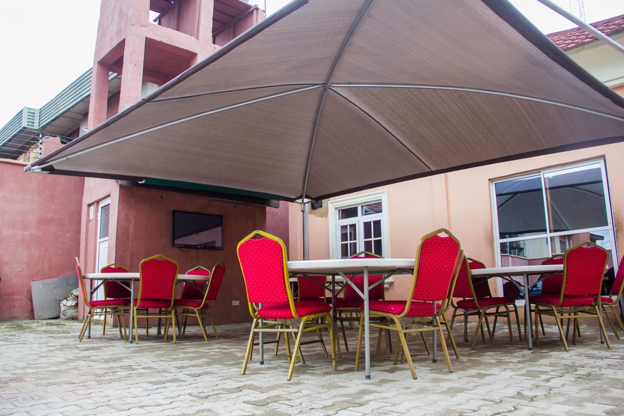 Glasshouse Hotel And Suites Egba المظهر الخارجي الصورة