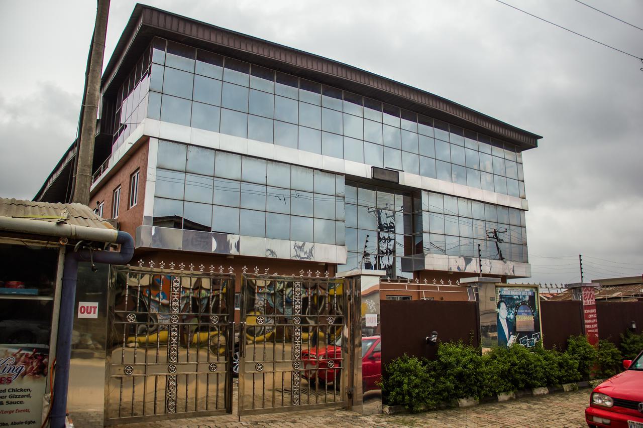 Glasshouse Hotel And Suites Egba المظهر الخارجي الصورة