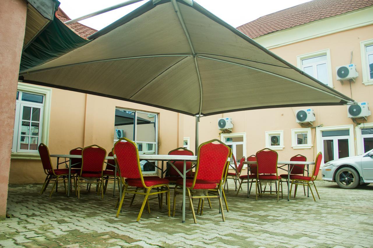 Glasshouse Hotel And Suites Egba المظهر الخارجي الصورة