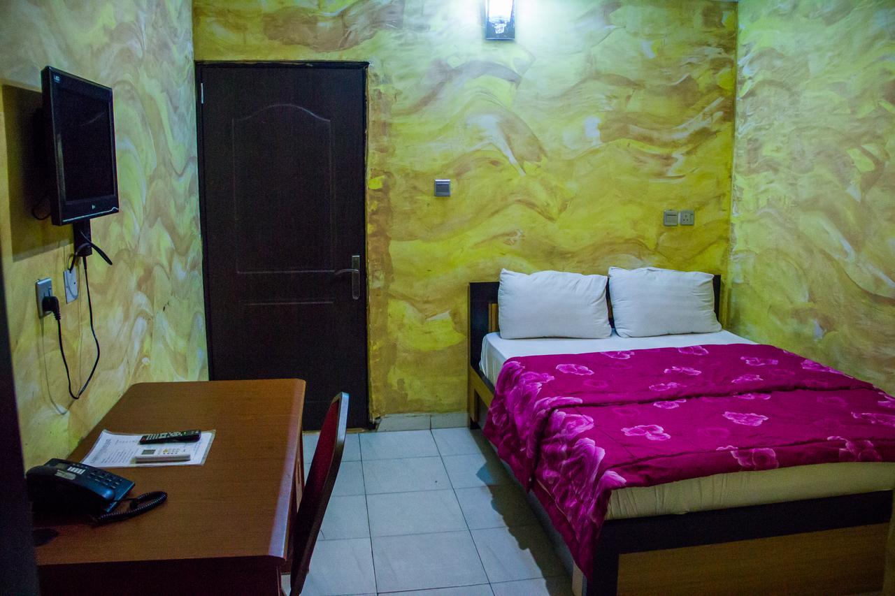 Glasshouse Hotel And Suites Egba المظهر الخارجي الصورة